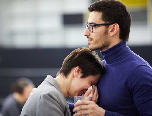How to Comfort Someone Who Is Sad